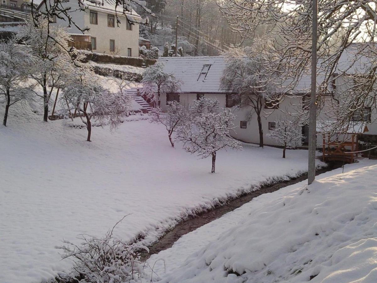 Quaint Farmhouse In Langenbach Near The Lake Buitenkant foto