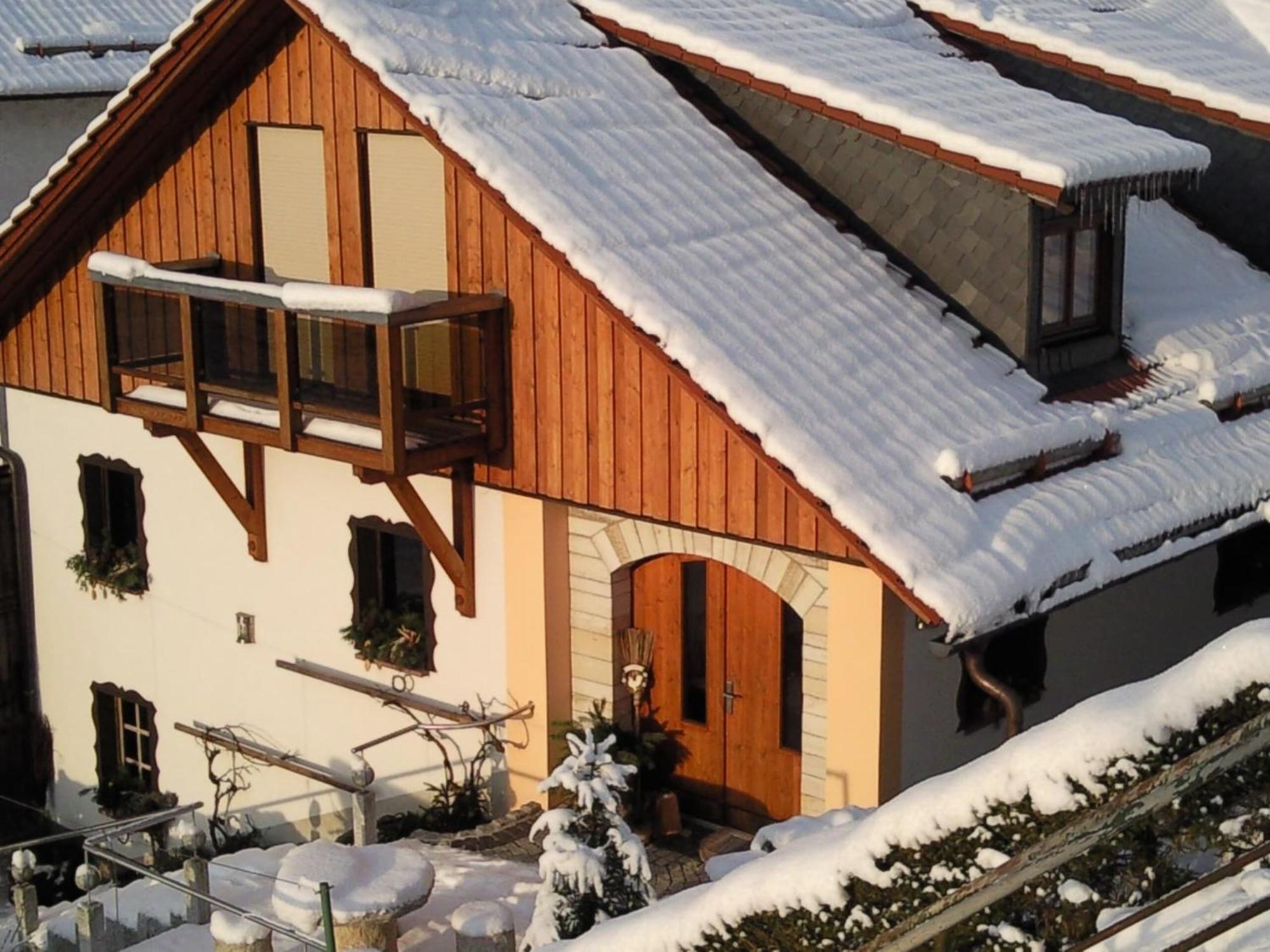 Quaint Farmhouse In Langenbach Near The Lake Buitenkant foto