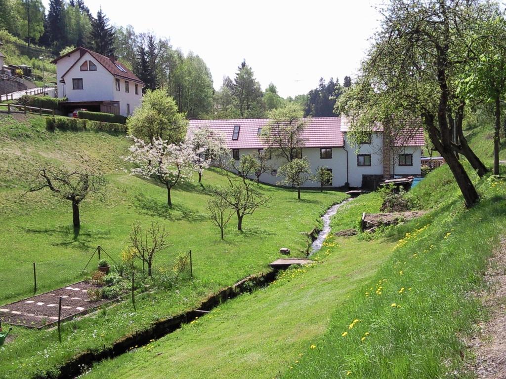 Quaint Farmhouse In Langenbach Near The Lake Buitenkant foto